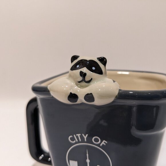 🦝 Main & Local Toronto Raccoon Mug – Excellent Condition Adorable - Picture 2 of 7